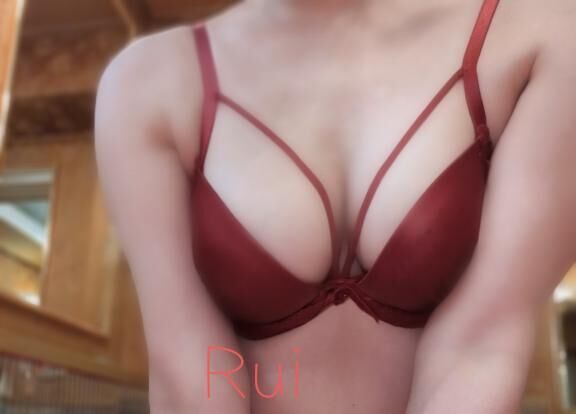 起きてます(  ♡♡♡♡ )♡