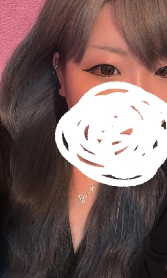 はじめまして~!!かなです♡!!